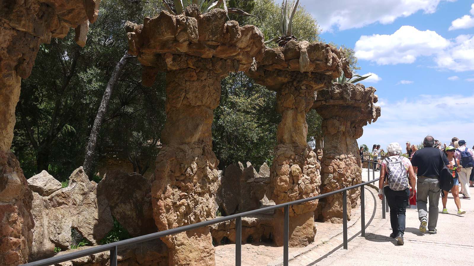 Gaudí & Modernisme: Passeig de Gràcia to Sagrada Família