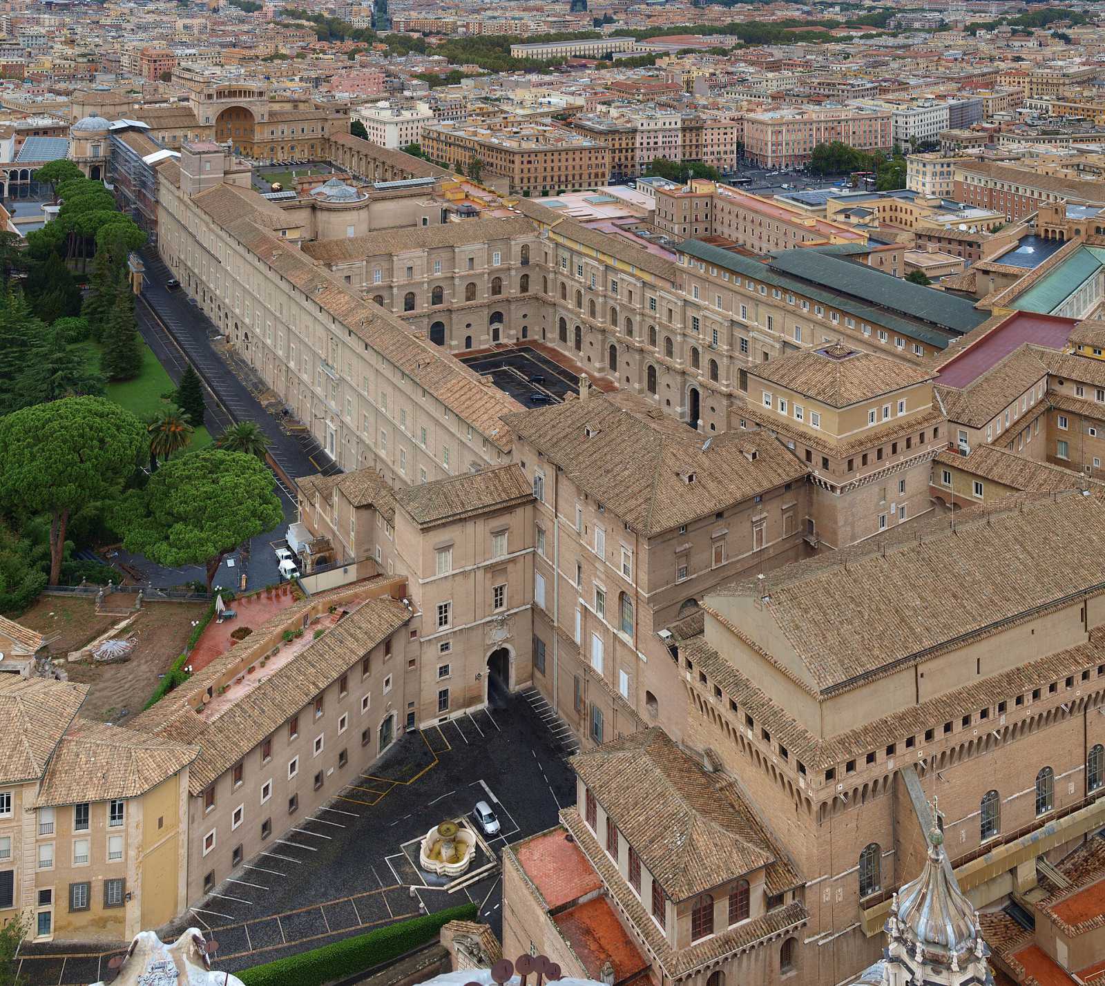 Vatican Museums and Sistine Chapel with an art historian