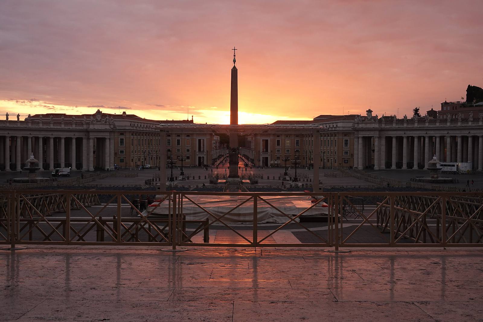 Vatican Museums and Sistine Chapel with an art historian