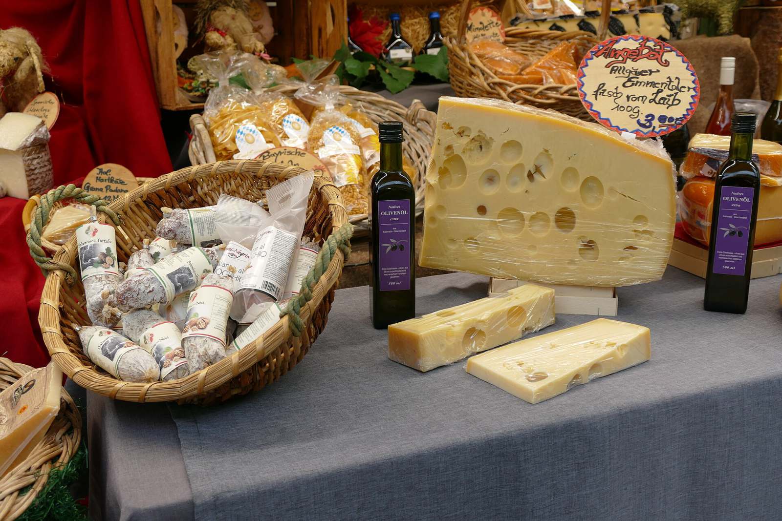 Viktualienmarkt and old town food walk