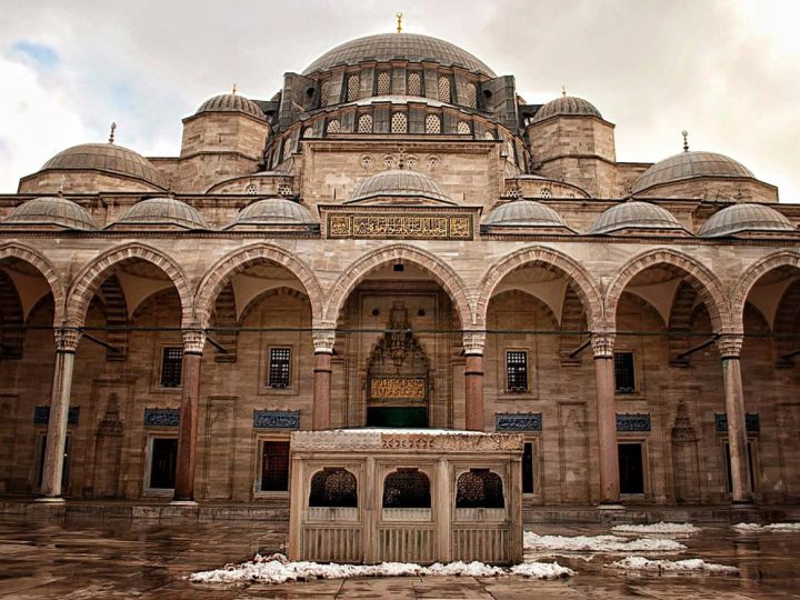 Süleymaniye and the backstreets below the Grand Bazaar