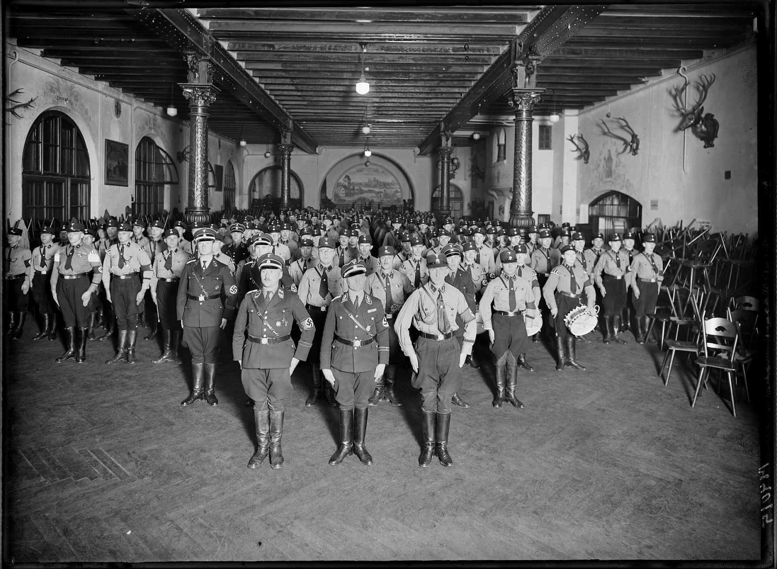 Beer halls and beer gardens evening