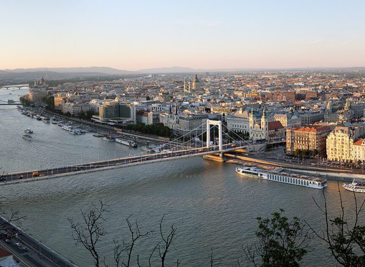 Castle Hill and old Buda walk