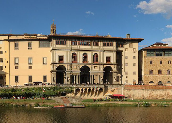 Uffizi Gallery with an art historian