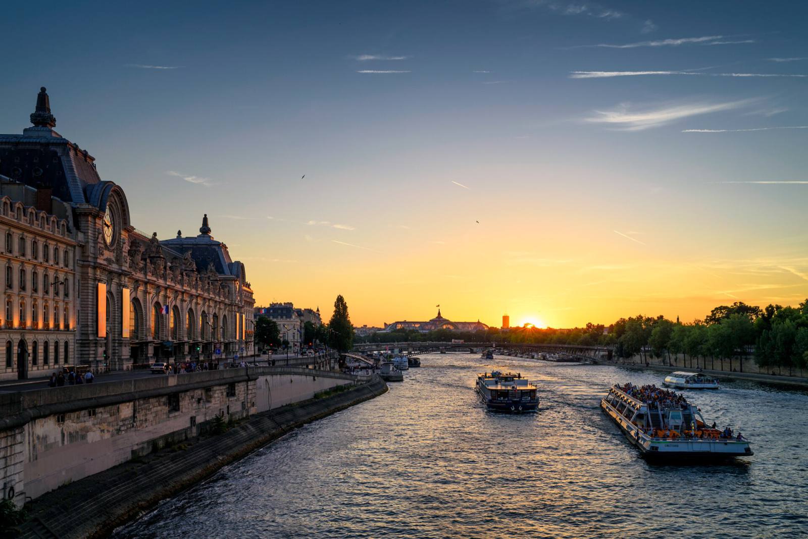 Musée d’Orsay impressionists with an art historian