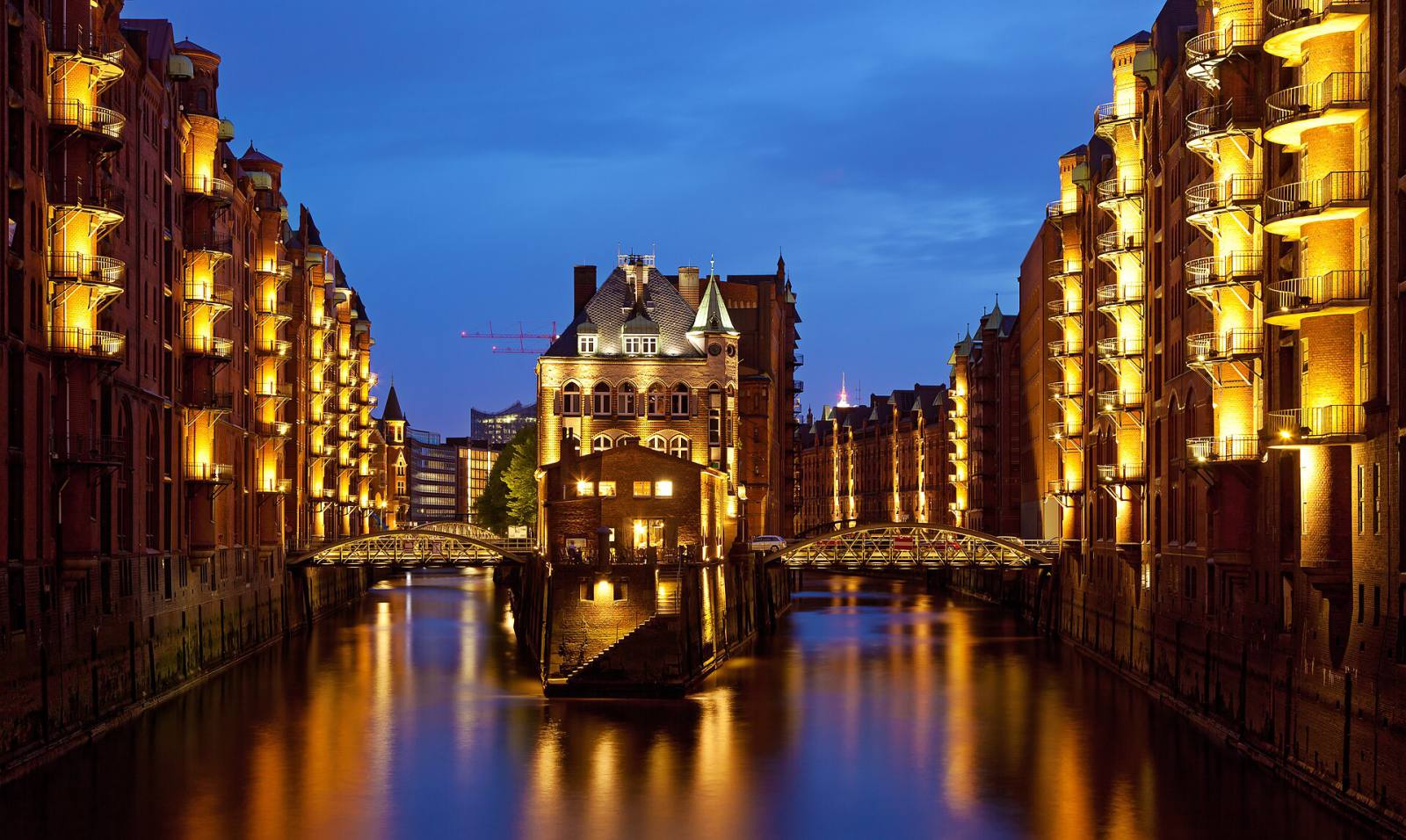 Speicherstadt and HafenCity walk
