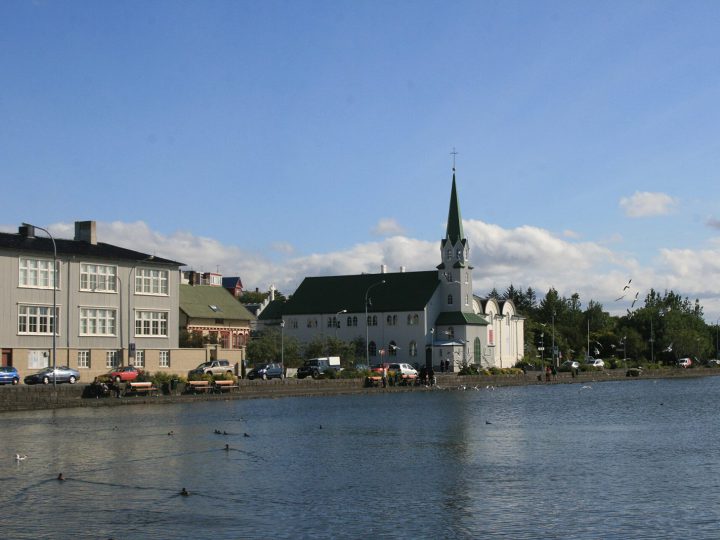 Reykjavík walk: sagas, the old harbour and Hallgrímskirkja
