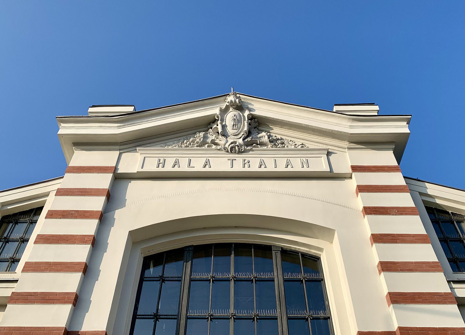 Little Paris: villas and Calea Victoriei