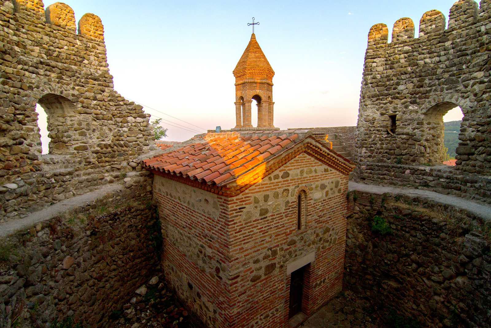 Sighnaghi walls and the path to Bodbe