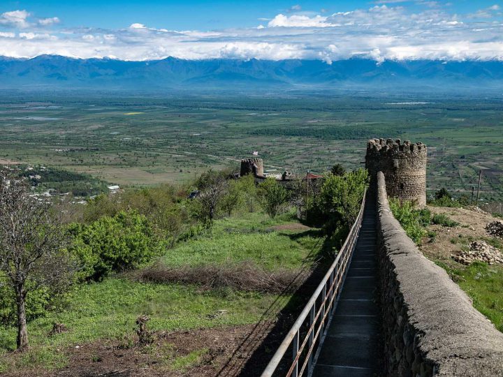 Sighnaghi walls and the path to Bodbe