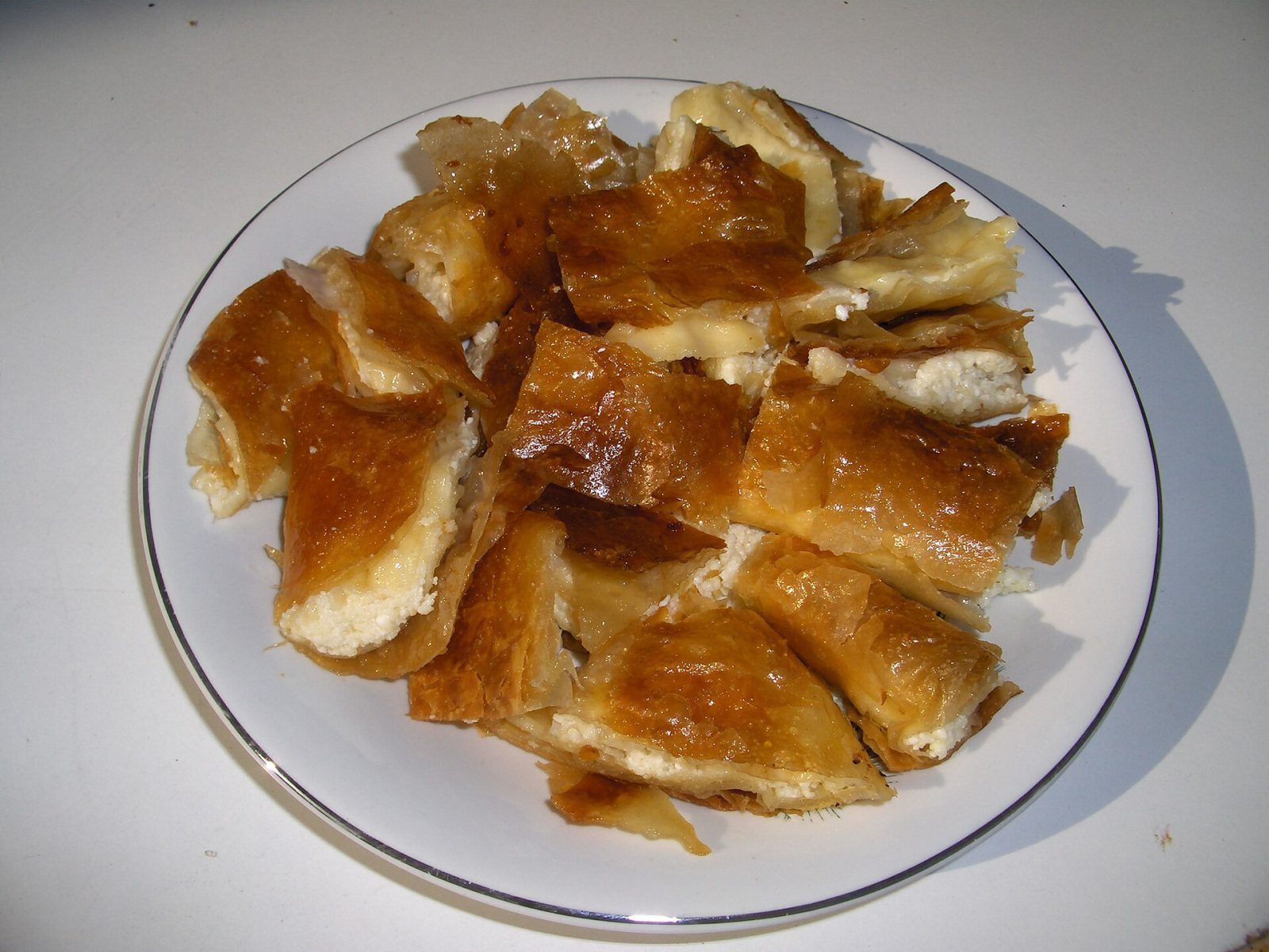 Thessaloniki food walk: from bougatsa to trigona