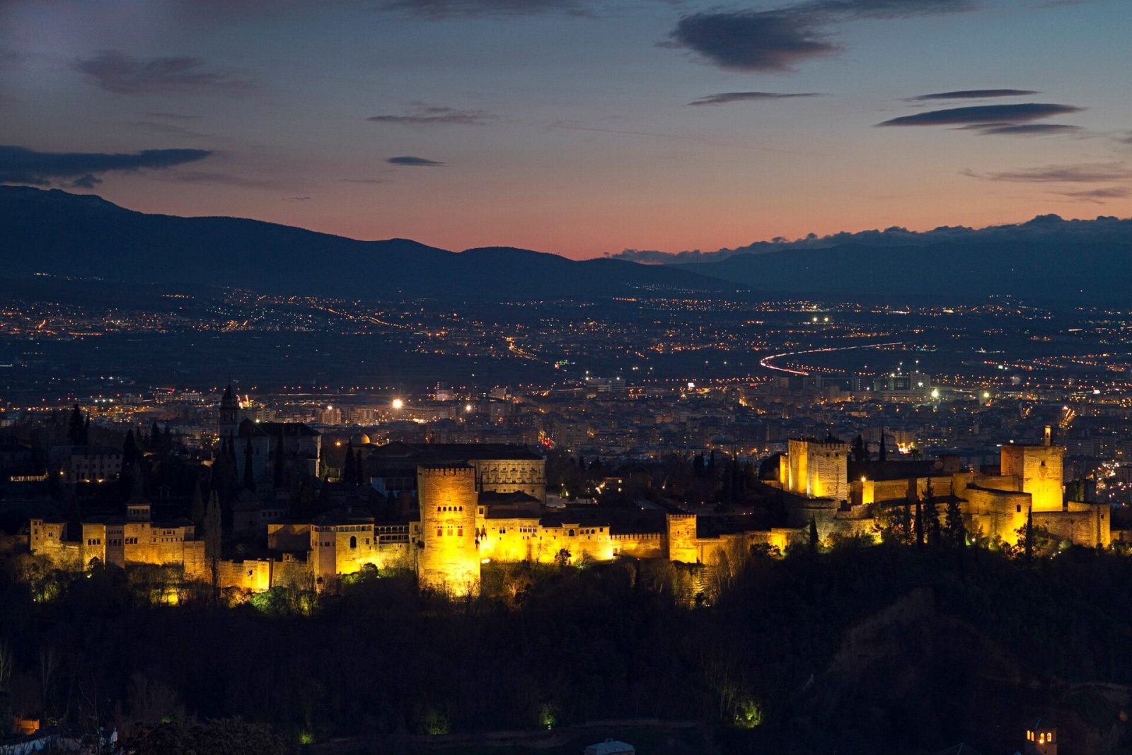 Sacromonte caves and zambra night