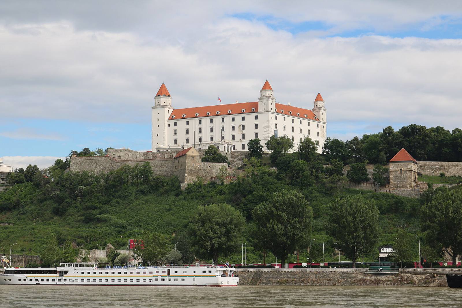 Bratislava old town and castle walk