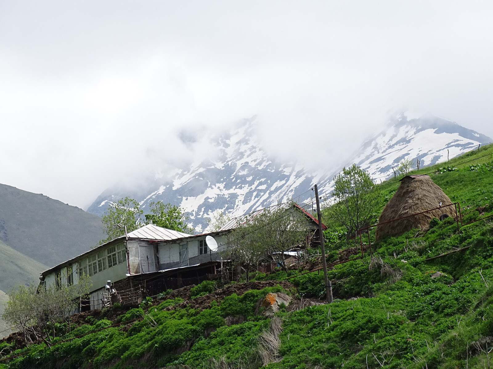 Juta valley and the Chaukhi peaks