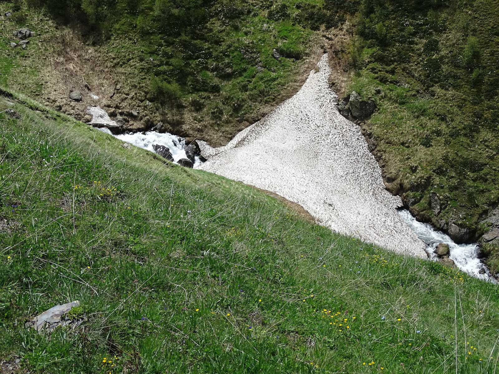 Juta valley and the Chaukhi peaks