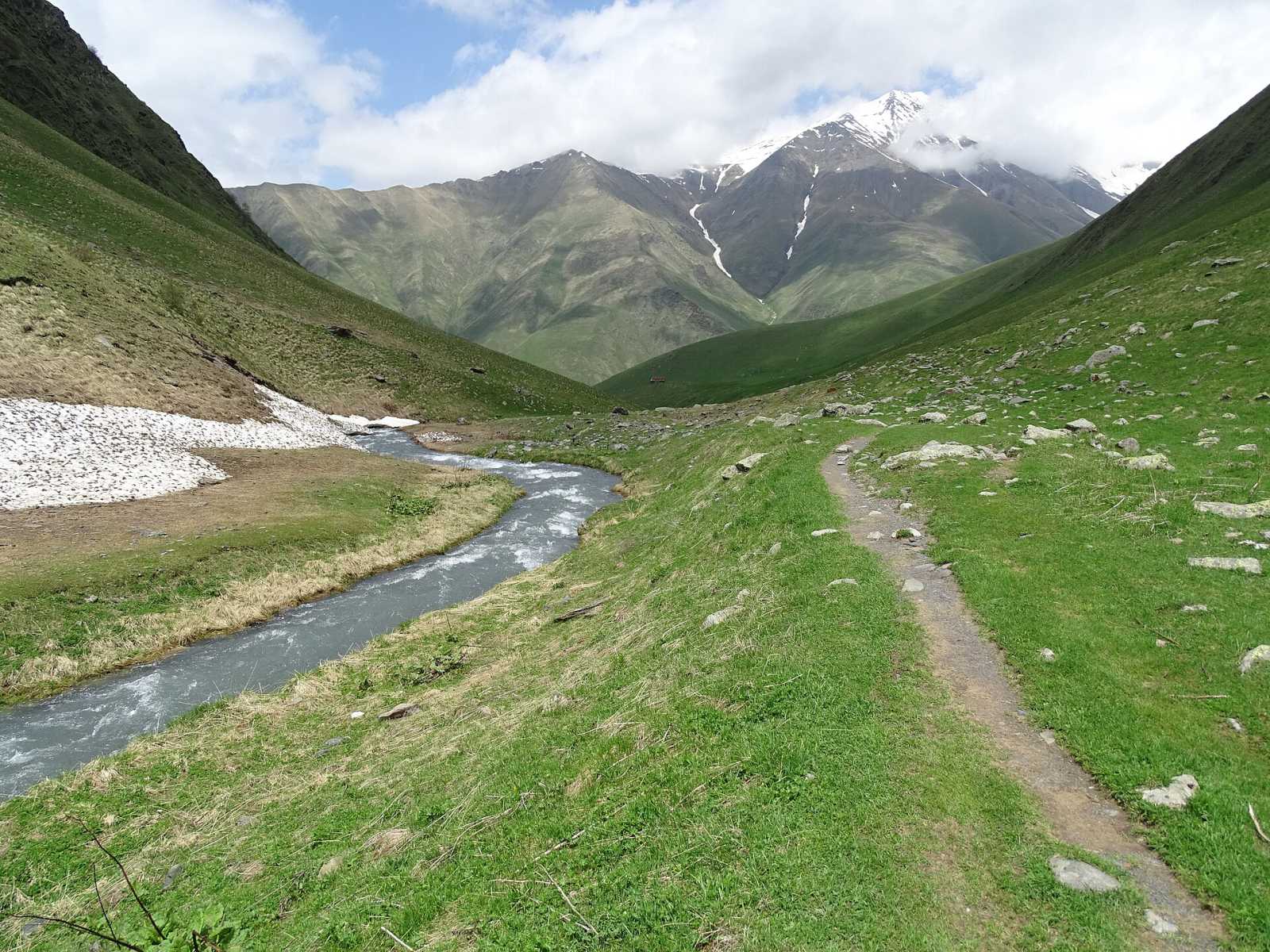 Juta valley and the Chaukhi peaks