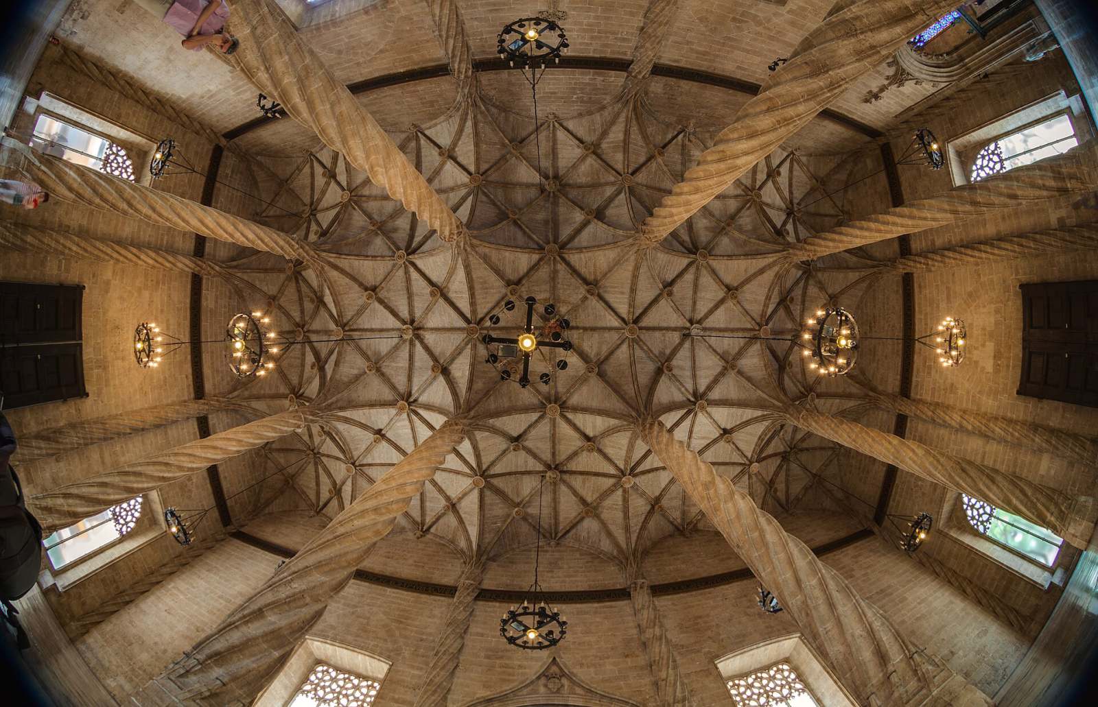 Silk Exchange, cathedral and the medieval city