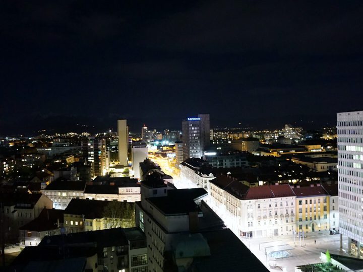 Inside the old skyscraper, up to the roof