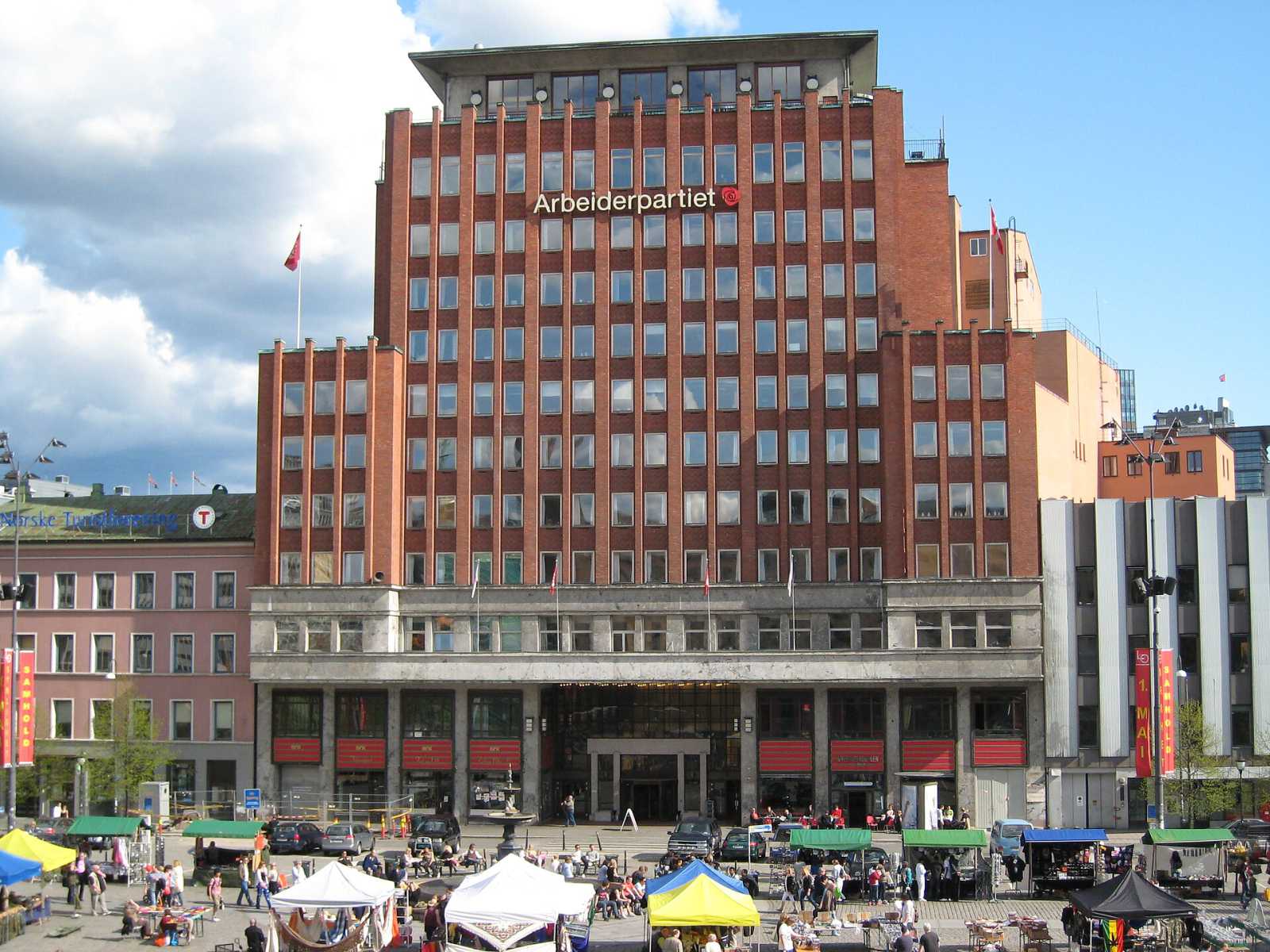 A Oslo market morning, live on video