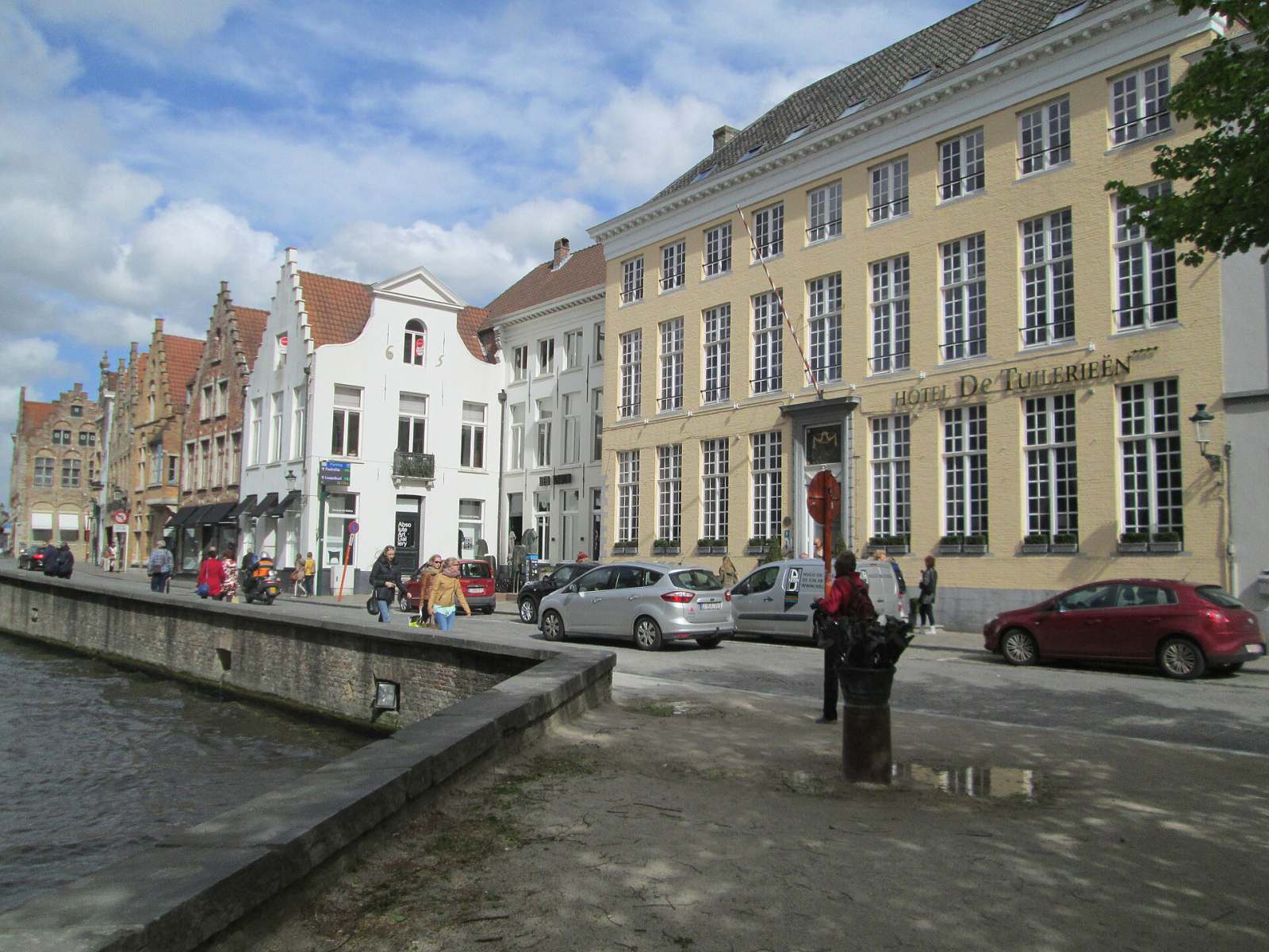Bruges food streets, live on video