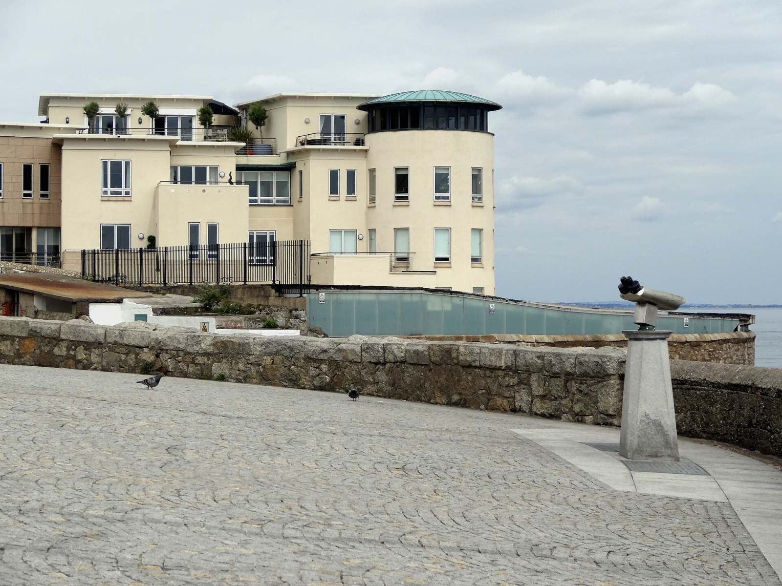 Dublin viewpoints and parks, live on video