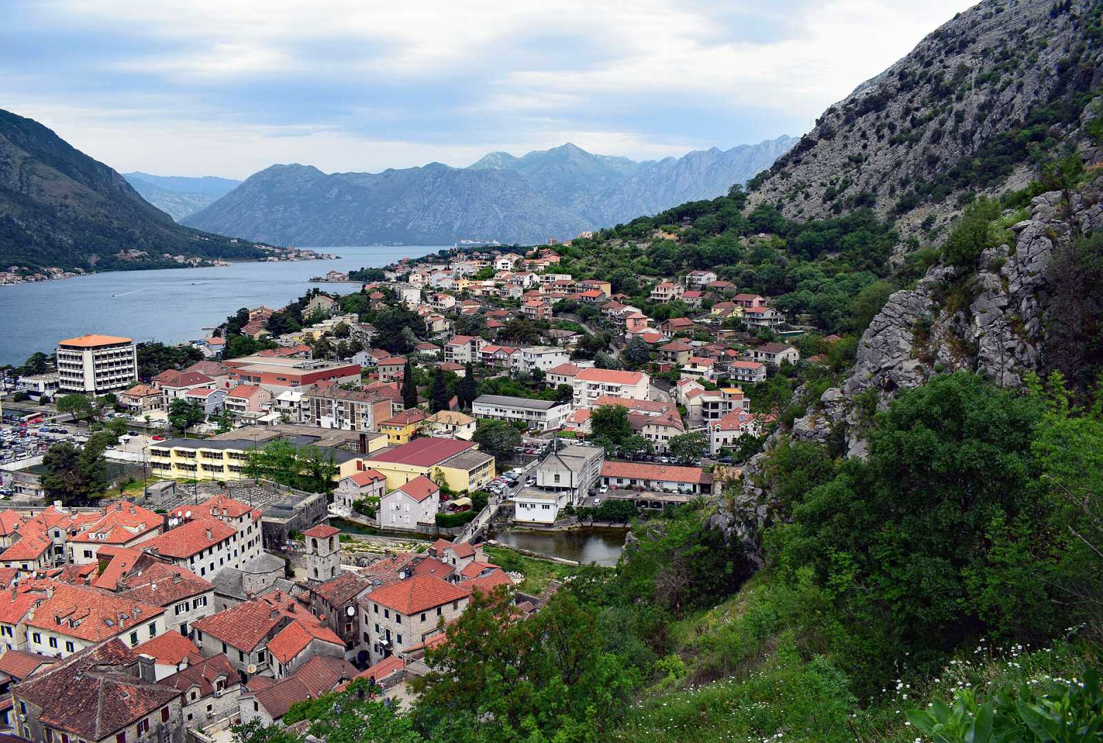 Kotor food streets, live on video