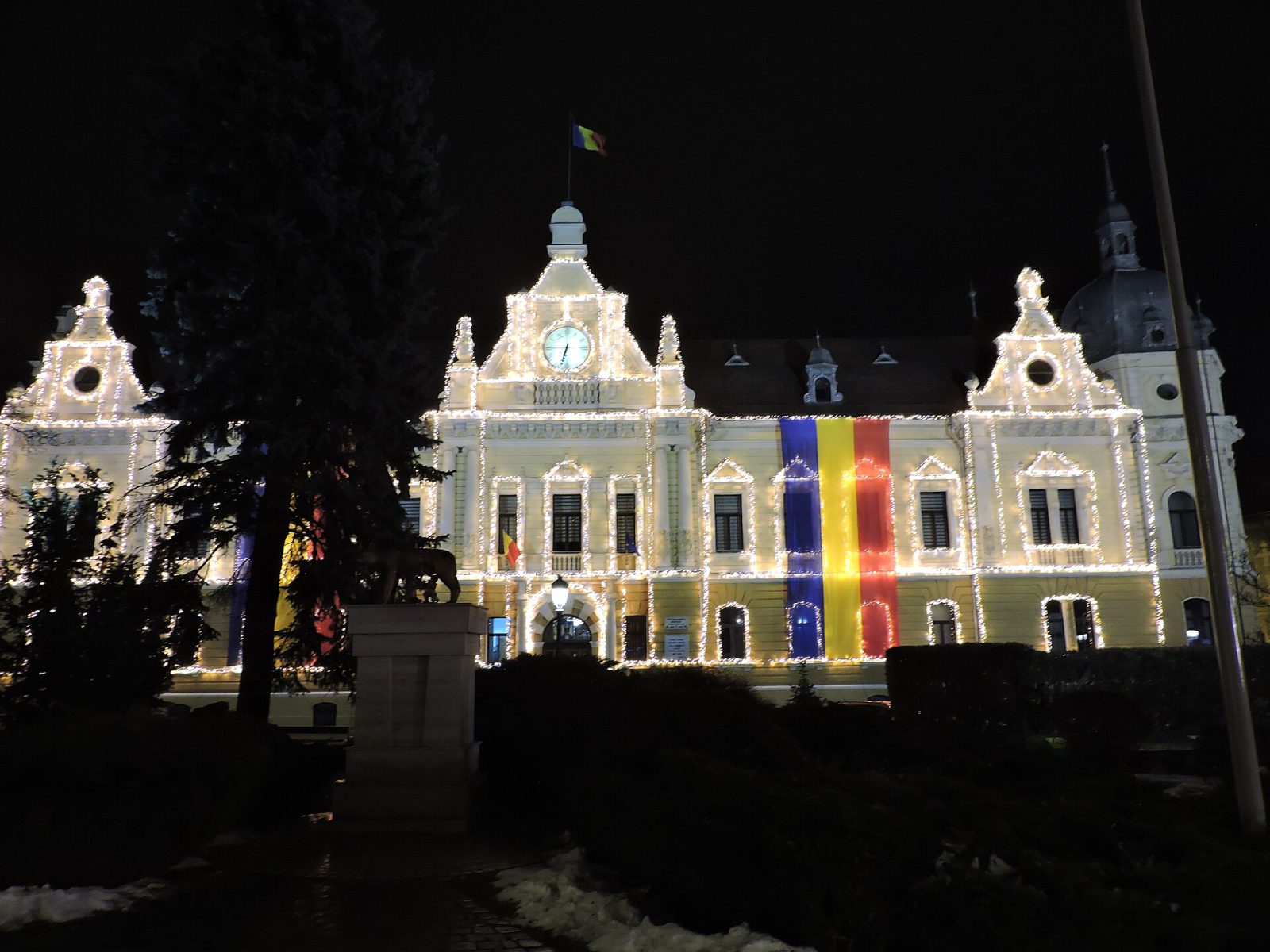 Live from old Brasov: an evening walk on video