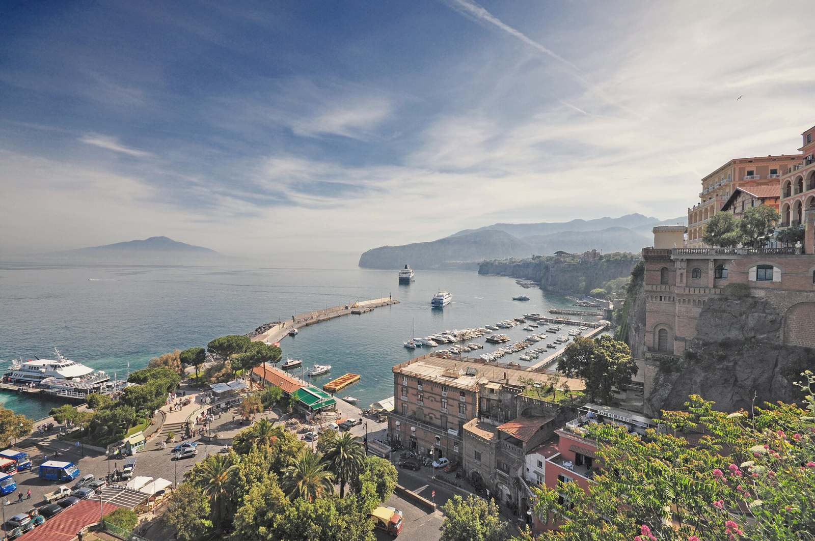 Live from old Sorrento: an evening walk on video