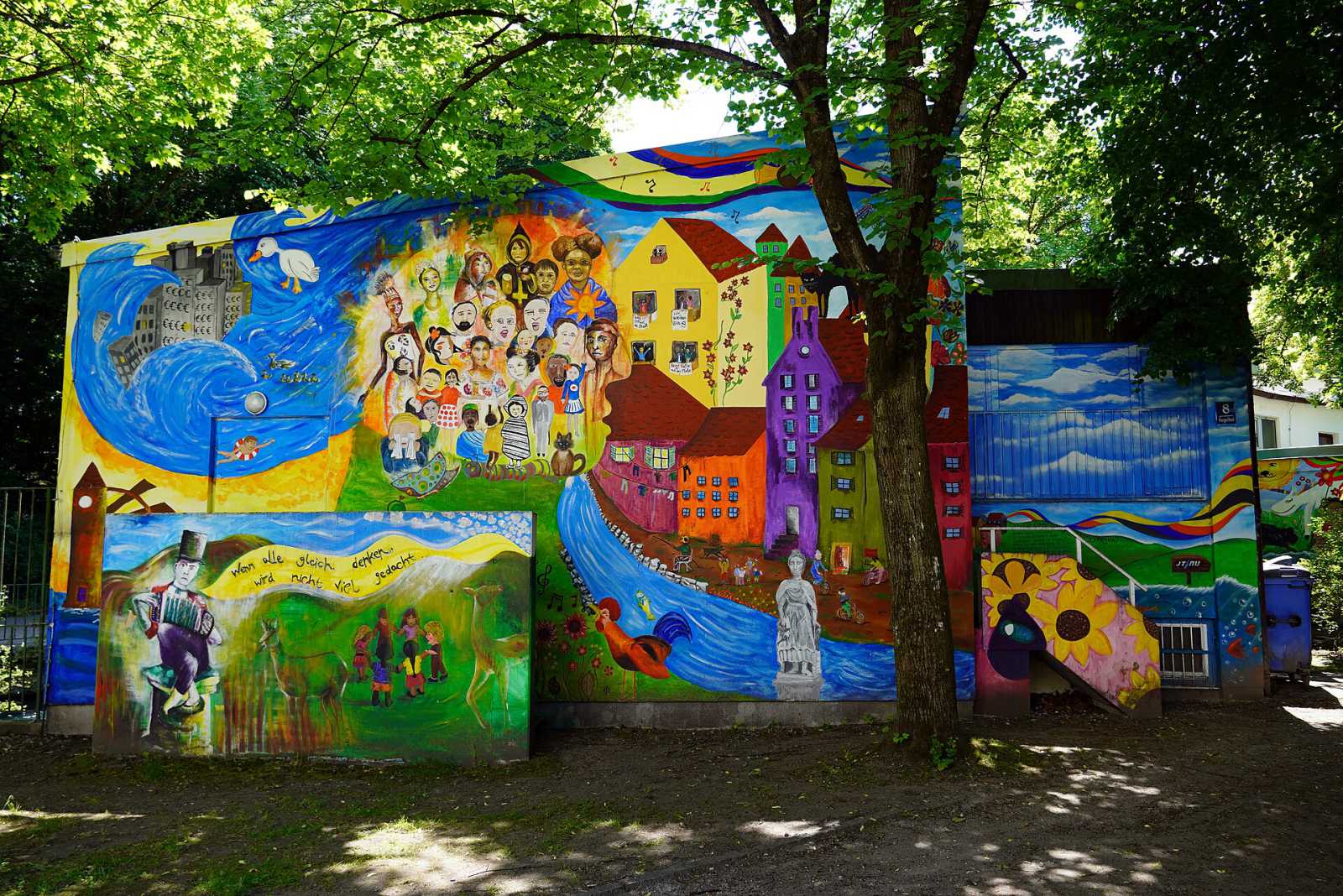 Munich street art, live on video