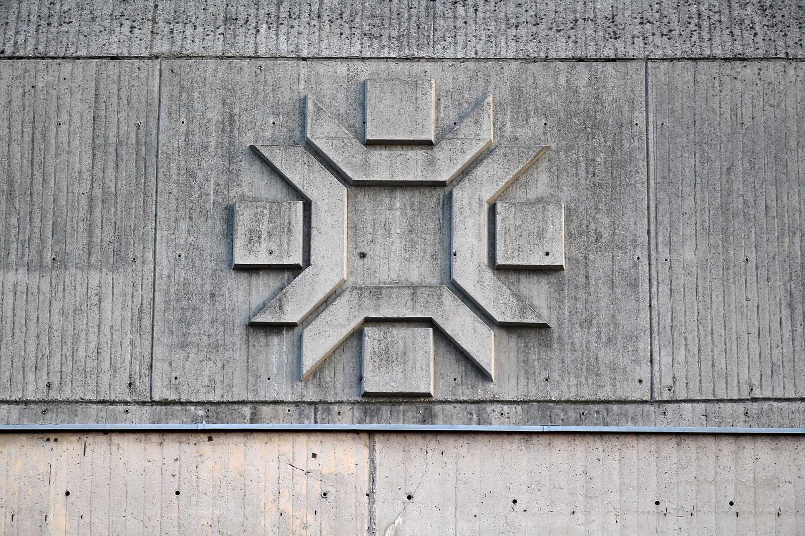 Sarajevo street art, live on video